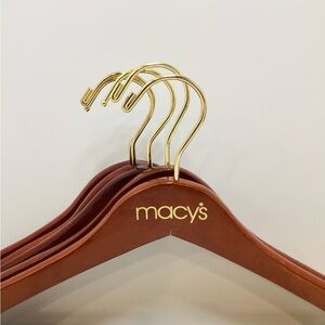 🍄 Bundle of Macy's Elegant Brown Hangers - 5pc.